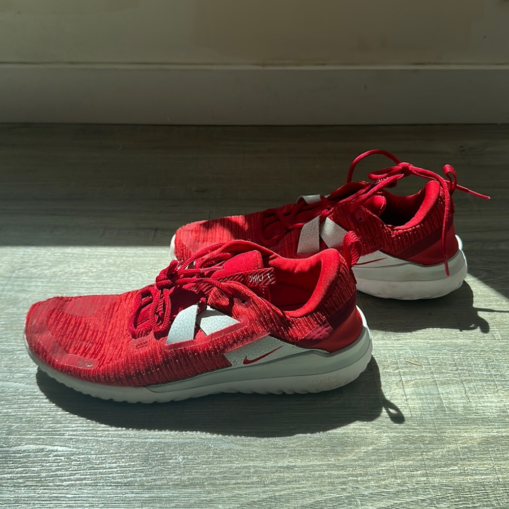 Nike Renew Running Shoes. Men size 9.5 (27.5cm)